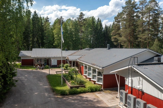 Leiriniemi on rauhallisessa paikassa.